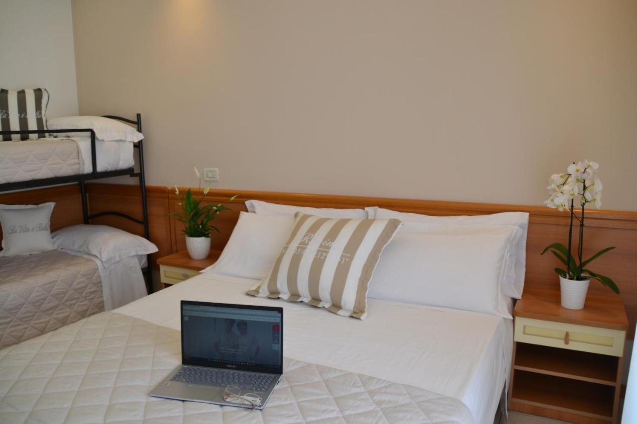 Hotel Apogeo - Breakfast Experience Ріміні Екстер'єр фото